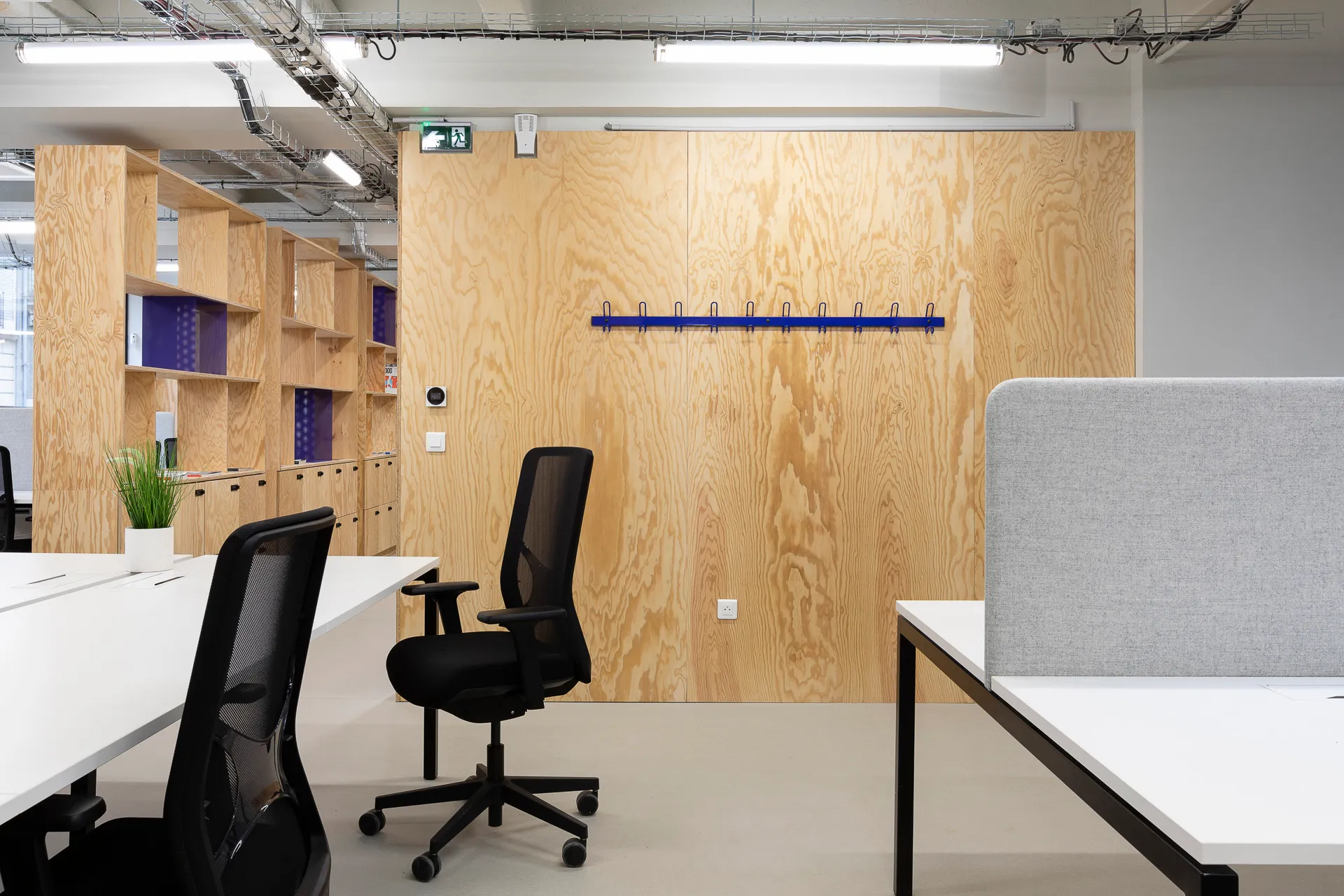 bureaux partagés habillage bois