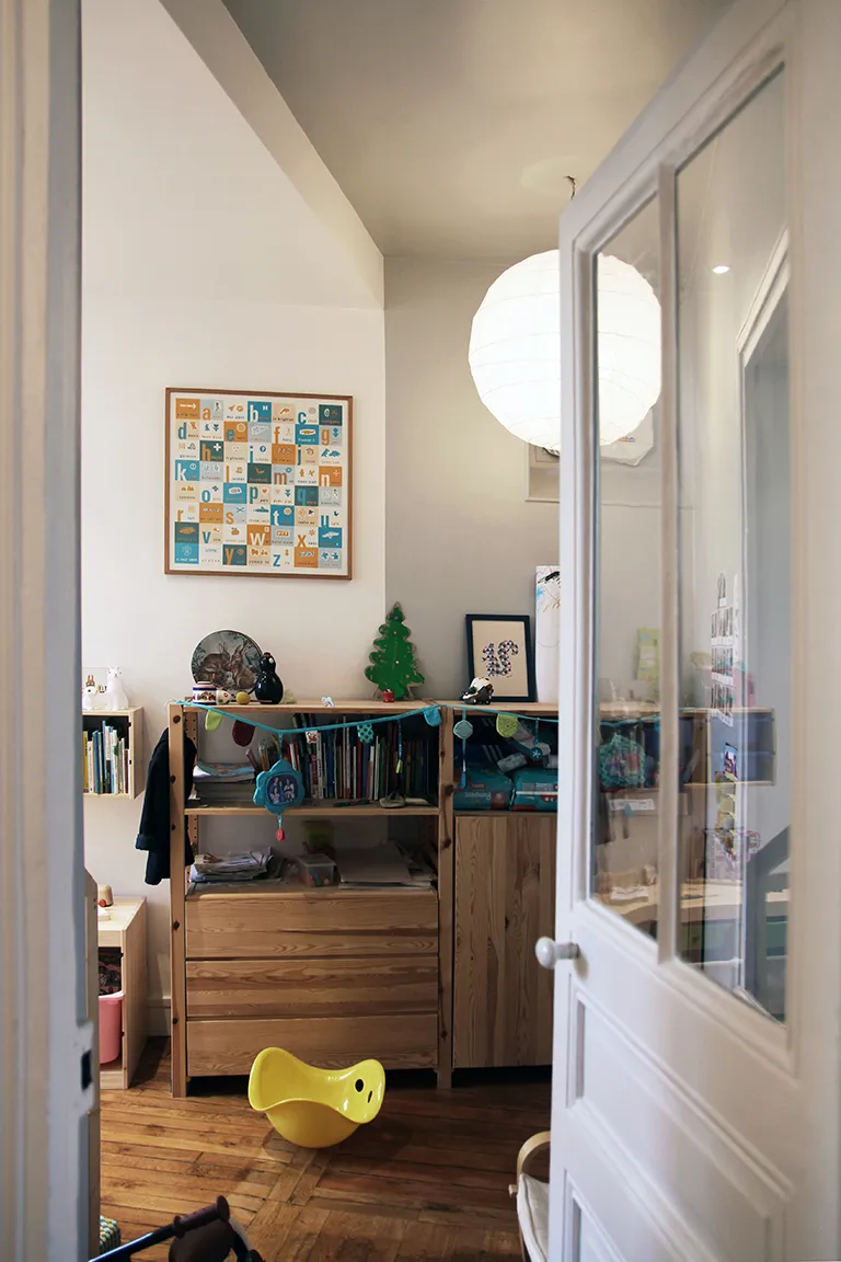chambre enfant alcove colorée