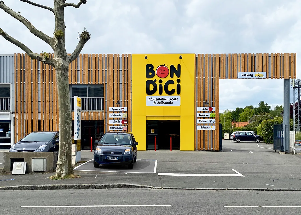 façade Bondici bardage bois tole jaune